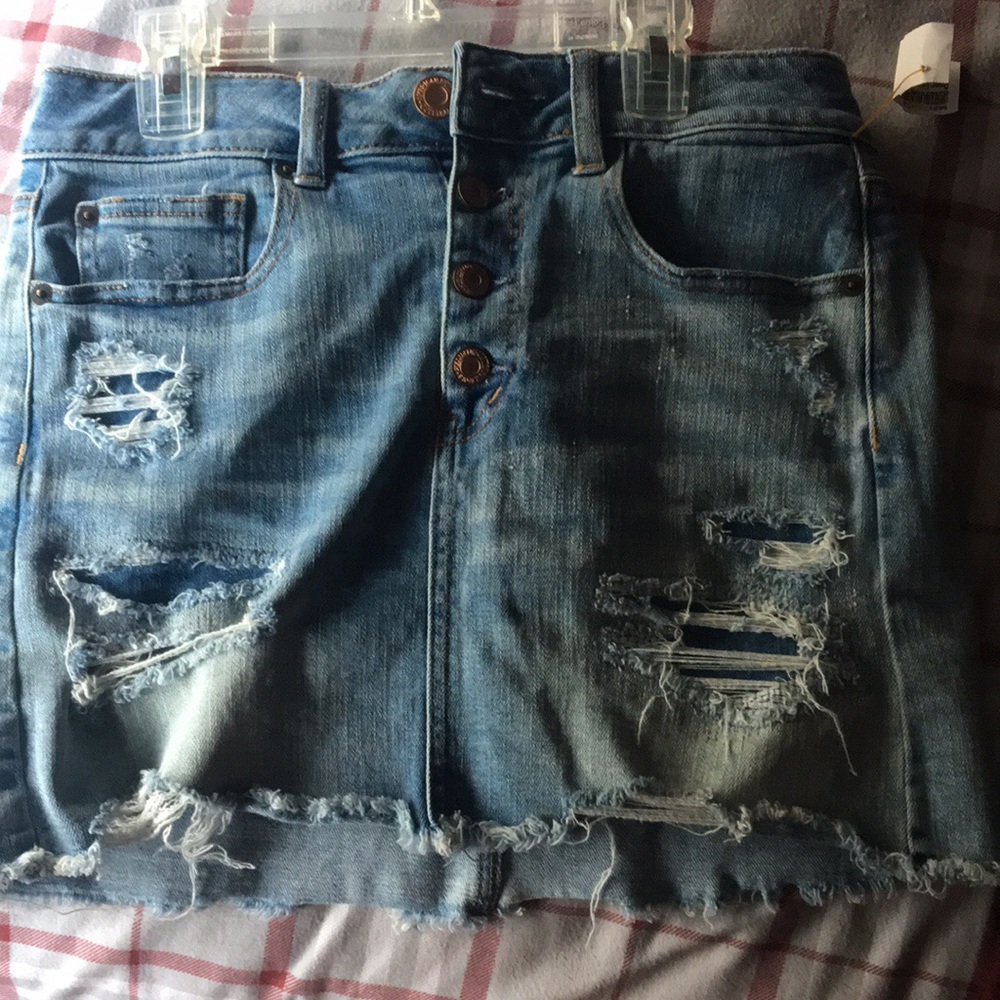 American eagle distressed denim skirt